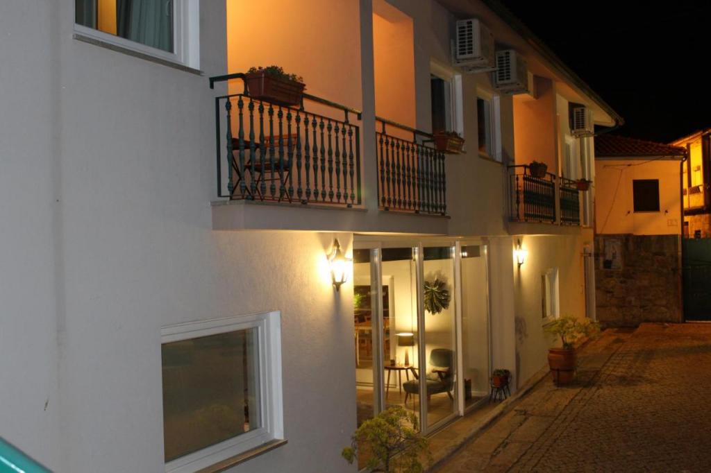 Casal da Vi&uacute;va